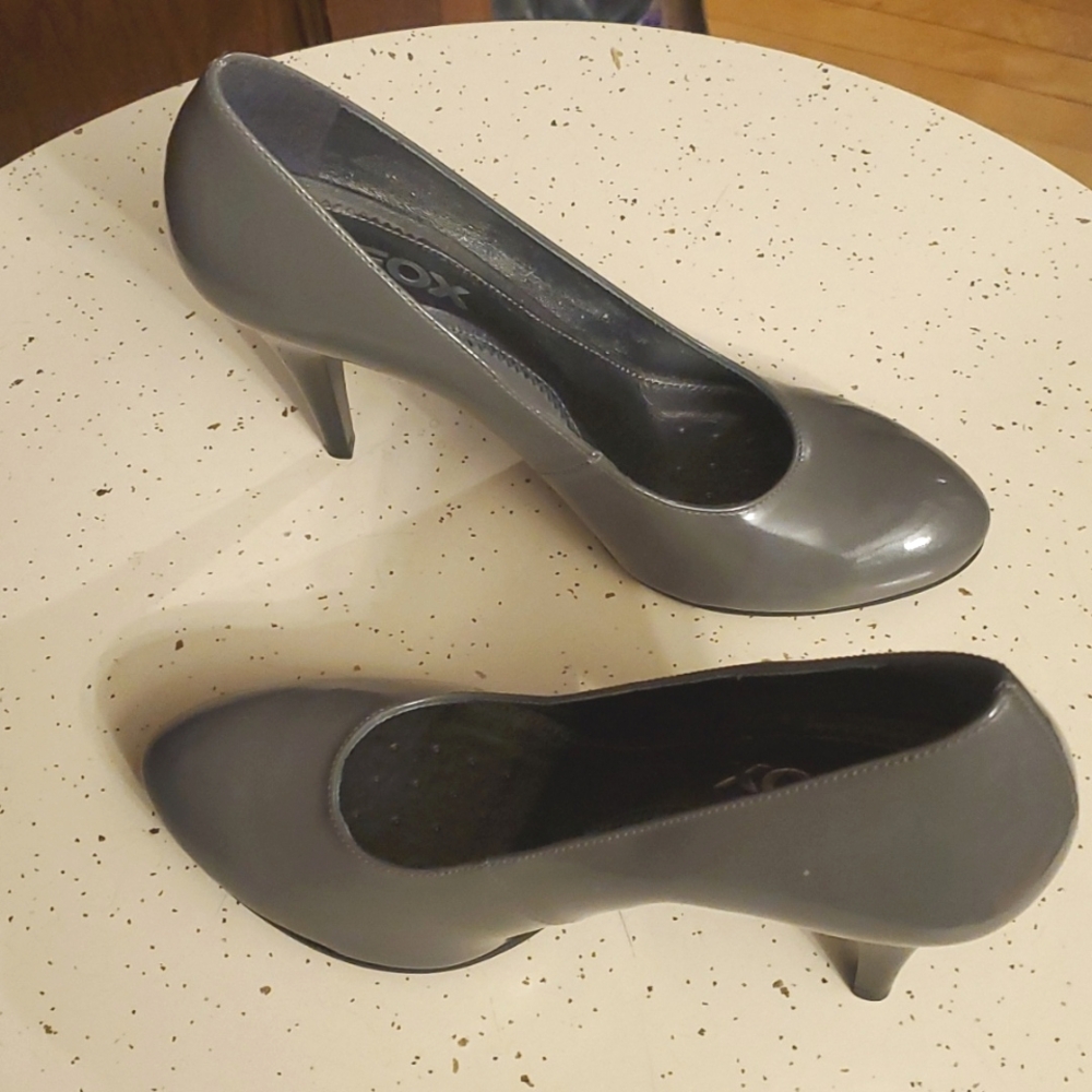 NEW grey patent leather pumps Geox breathable 7